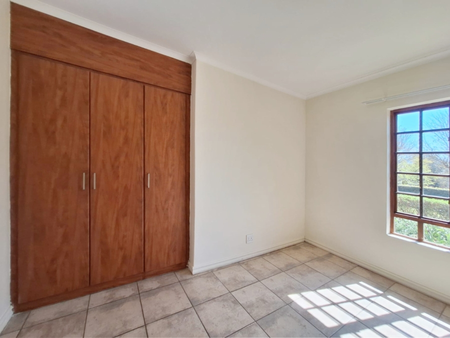 To Let 3 Bedroom Property for Rent in Meerhof North West